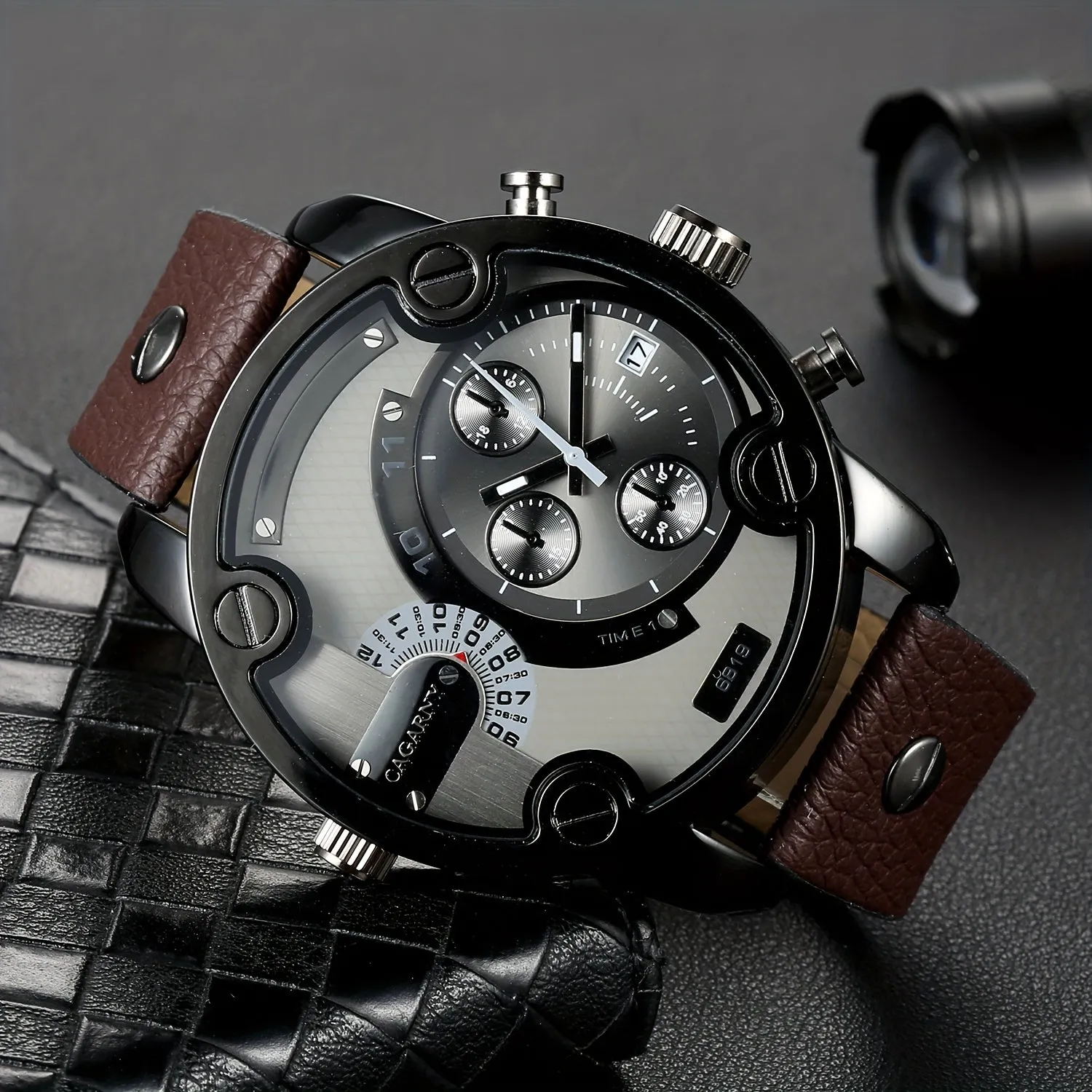 Stylish Mens Watch Sleek Design with Large Dial and Leather Strap
